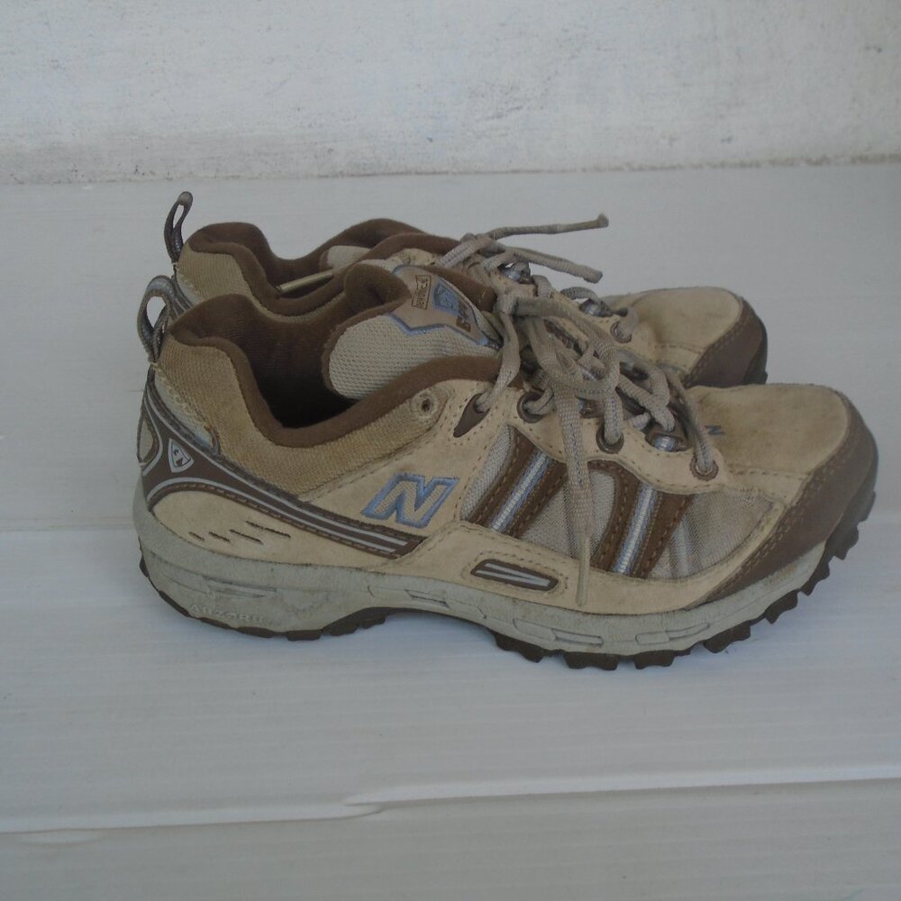 New Balance 644 Womens Hiking Shoes Size 6.5 Beige